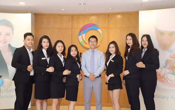 Cơ hội nghề nghiệp rộng mở khi học Quản trị Khách sạn tại CHM