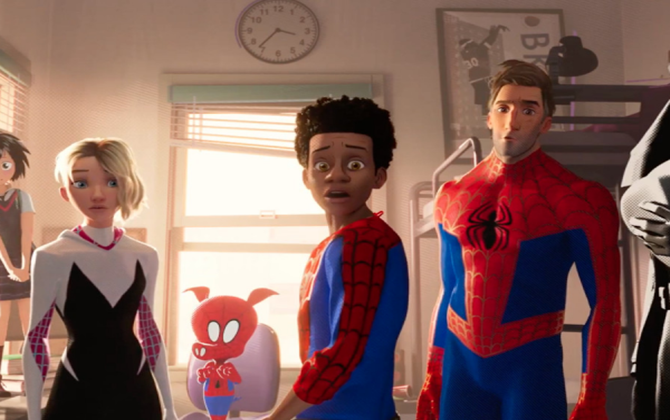 "Người Nhện: Vũ Trụ Mới" oanh tạc phòng vé mùa cuối năm với doanh thu ấn tượng