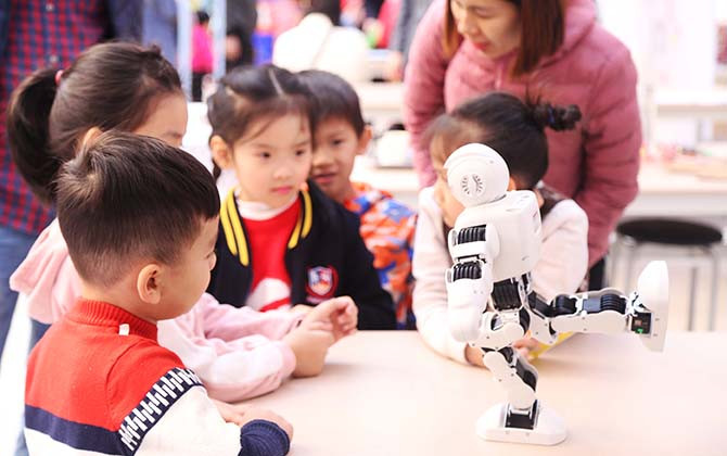 Khám phá hành trình tìm kiếm mạch nguồn khoa học