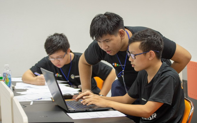 Lập trình viên miền Trung so tài tại "Da Nang Code War 2019"