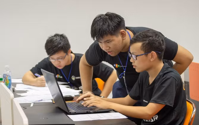 Lập trình viên miền Trung so tài tại "Da Nang Code War 2019"