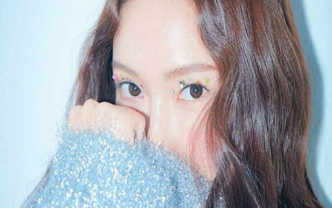 11 năm trôi qua, Jessica vẫn luôn nhớ về cảm xúc của ngày đầu debut với SNSD