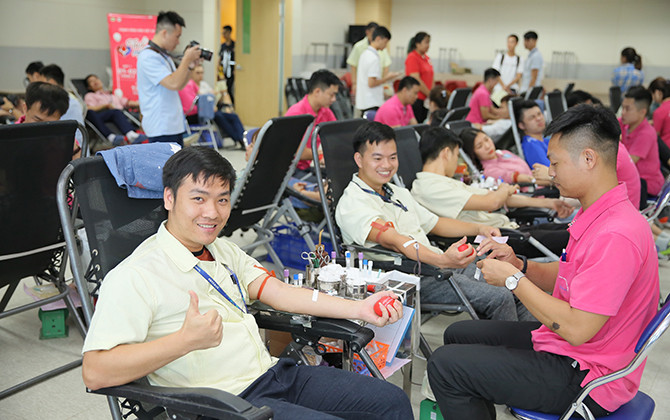 Tiếp tục chương trình hiến máu tình nguyện năm 2019: Tuổi trẻ rực rỡ cùng “Chung dòng máu việt”