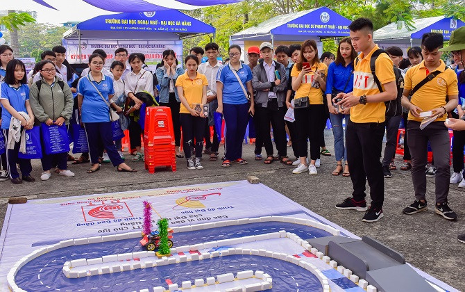 Đại học Đà Nẵng tổ chức chuỗi Ngày hội tư vấn tuyển sinh - hướng nghiệp 2019