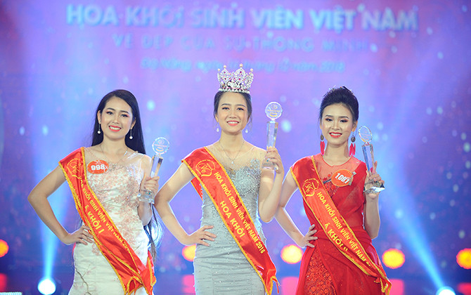 Nữ sinh Trường Đại học Luật (ĐH Huế) đăng quang Hoa khôi sinh viên 2018