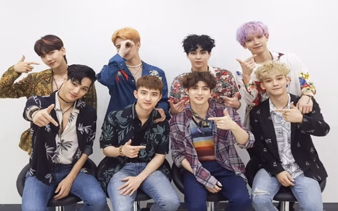 Hình nền điện thoại của các chàng trai EXO tiết lộ nhiều bí mật hơn bạn nghĩ
