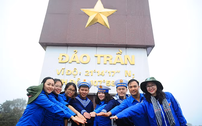 Thi trắc nghiệm về biển đảo trên ứng dụng “EREKA”