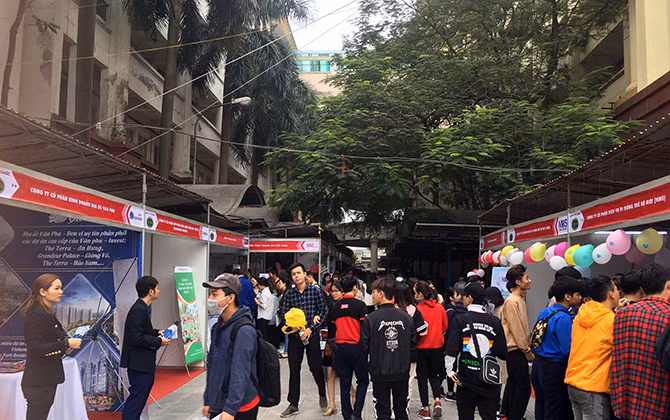 Ngày hội việc làm HUBT - Sinh viên với thị trường lao động