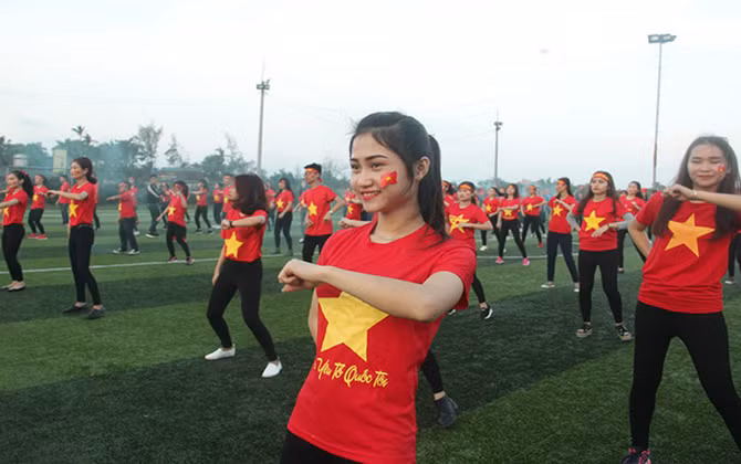 Chơi gì cuối tuần?: "Tiếp lửa" cho đội tuyển Việt Nam, Offline mừng sinh nhật V - Jin (BTS)