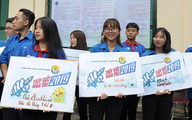 Tình nguyện "Tiếp sức mùa thi" hỗ trợ tối đa cho thí sinh