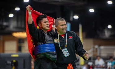 Võ sĩ Nguyễn Tấn Sang bật khóc kể về động lực giành HCV sau khi bị đối thủ chơi xấu