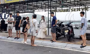 Hơn 2.800 du khách vẫn trên đảo Cô Tô khi bão sắp đổ bộ 