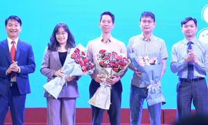 Sinh viên Việt Nam bàn về ‘Thu hút và quản lý nhân lực trong kỷ nguyên AI’