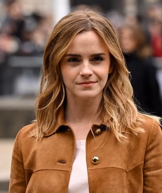 Emma Watson gây tranh cãi khi nói Hollywood không phải nơi để tìm kiếm tình bạn
