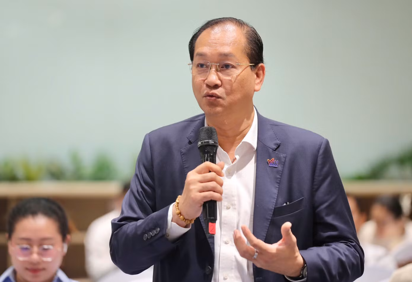 ong-huy-vikki-bank-1.jpg