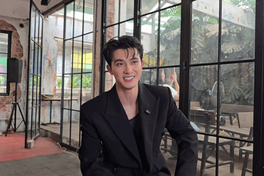 Trần Ngọc Vàng áp lực vì "chưa có tiếng" giữa dàn diễn viên "Heo Năm Móng"