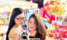 Phố Hàng Mã thành 'tọa độ sống ảo' hot nhất mùa Trung thu