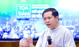 Tận dụng hệ thống cây xăng để làm điểm sạc hoặc đổi pin cho xe điện