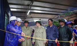 Lãnh đạo tỉnh Cao Bằng thị sát, chỉ đạo việc tìm kiếm các nạn nhân mất tích. 