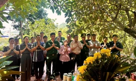 Tưởng niệm các Anh hùng liệt sỹ đã hy sinh bảo vệ biên giới phía Bắc của Tổ quốc. Ảnh: Duy Chiến.