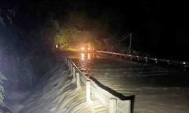 Bão lũ bất ngờ cuốn trôi nhiều cán bộ, công nhân đang thi công dự án cao tốc Đồng Đăng- Trà Lĩnh. 