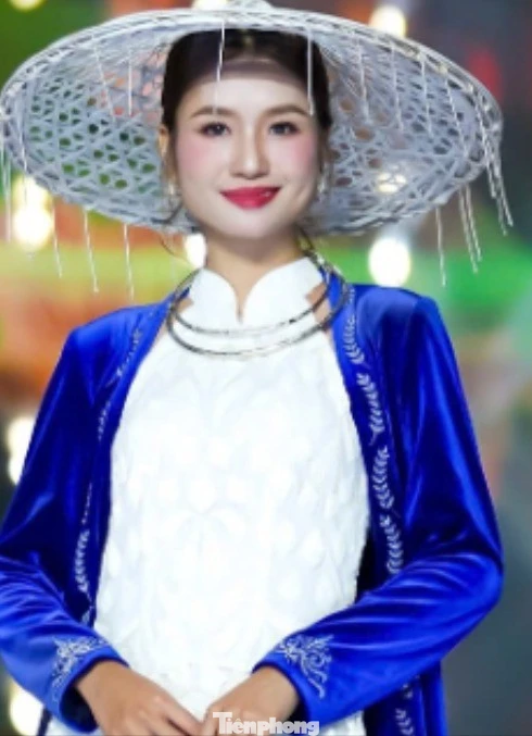 Hàng chục hoa hậu, á hậu đổ bộ phố Nguyễn Huệ