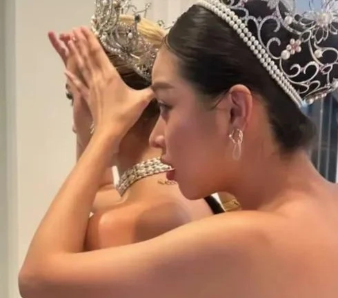 Hành động của Thanh Thủy với đương kim Hoa hậu Trái Đất gây chú ý
