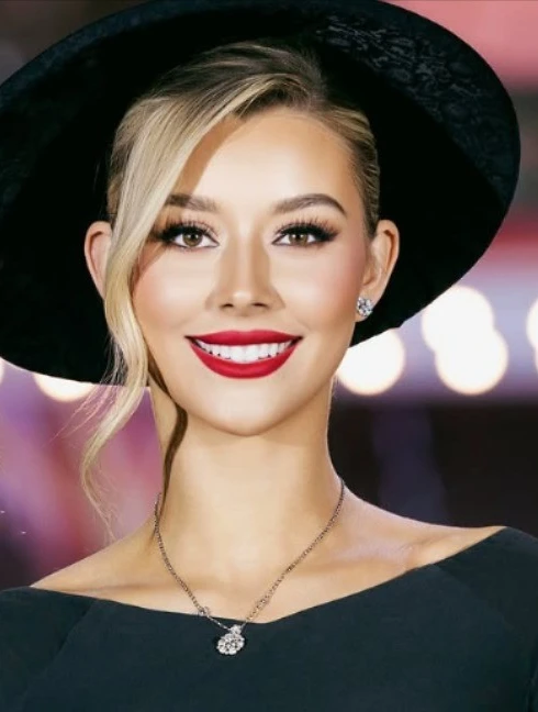 Nhan sắc người đẹp cao 1,74 m đăng quang hoa hậu ở Việt Nam