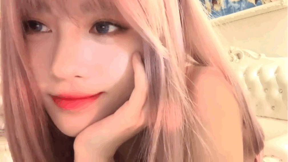 Người đẹp trông tràn đầy sức sống và cô cùng ngọt ngào. Người đẹp trông tràn đầy sức sống và cô cùng ngọt ngào.