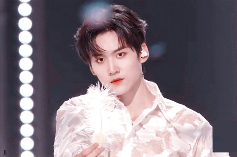 Châu Kha Vũ được các thành viên bầu chọn là visual của "Sáng 4". Châu Kha Vũ được các thành viên bầu chọn là visual của "Sáng 4".