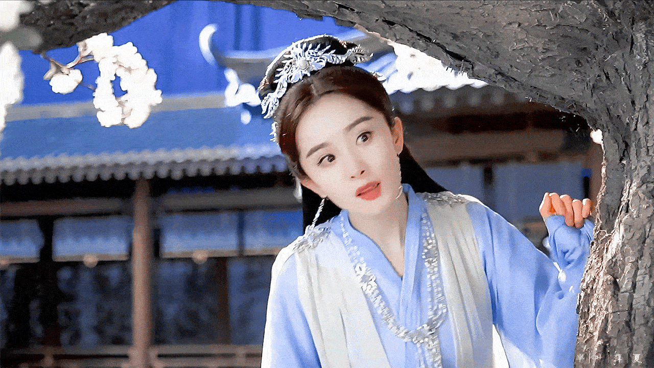 Hay ngây thơ đáng yêu. Hay ngây thơ đáng yêu.