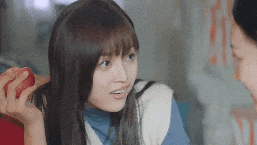 Và khẩu hình kì quặc, Ngô Tuyên Nghi khiến khán giả phải than trời. Và khẩu hình kì quặc, Ngô Tuyên Nghi khiến khán giả phải than trời.