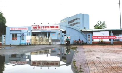 Hoạt động khó khăn, nợ lương, Cà Mau tính sắp xếp lại các trung tâm y tế