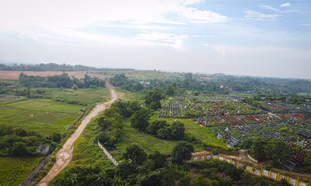 Dự án nghĩa trang ở Hà Nội 'đóng băng' nhiều năm, người dân sống trong cảnh tạm bợ