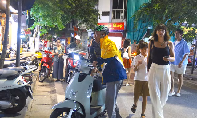 Người Hà Nội 'tập thói quen' mới ở vùng phát thải thấp