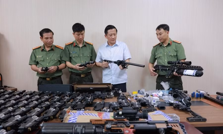 Phá đường dây sản xuất, mua bán súng hơi nén quy mô lớn