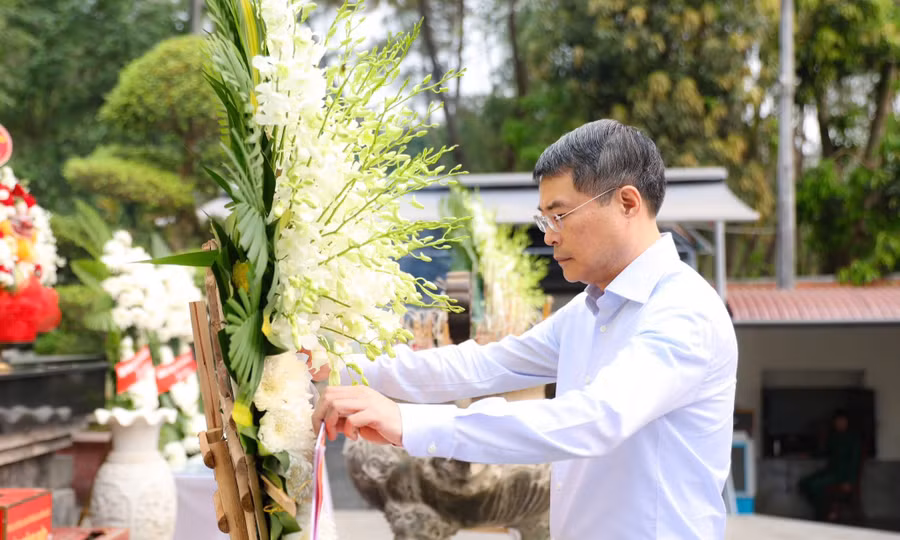 Thủ tướng Chính phủ Lê Minh Hưng dâng hương tại Ngã ba Đồng Lộc