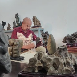 Người đàn ông 20 năm gom 'báu vật đá', từ chối đổi biệt thự 10 tỷ ở Đà Nẵng