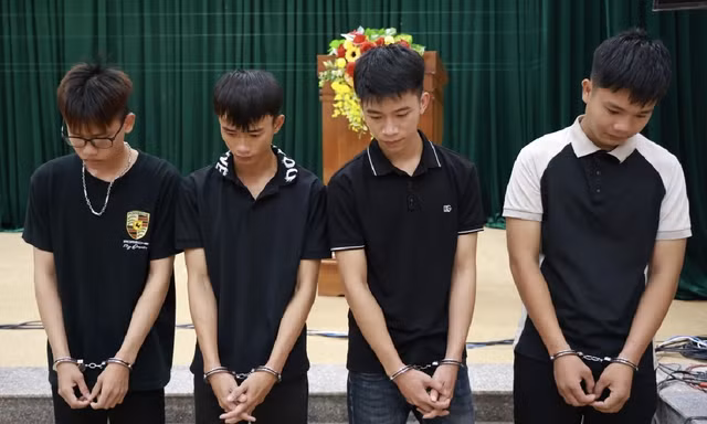 Đánh người ở quán Lão Đại, 4 'trẻ trâu' bị khởi tố