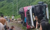 Lật xe khách trên dốc Cun, tỉnh Phú Thọ khiến 1 người chết, 1 người bị thương