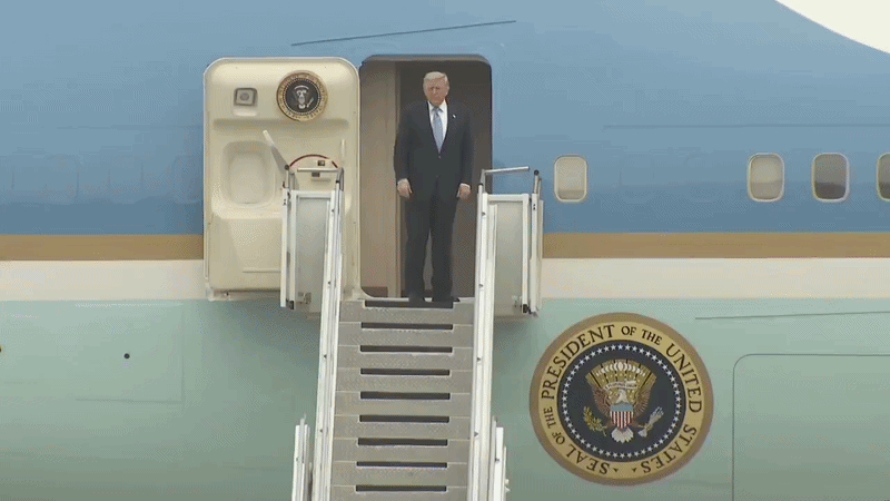Tổng thống Mỹ Trump rời Trung Quốc