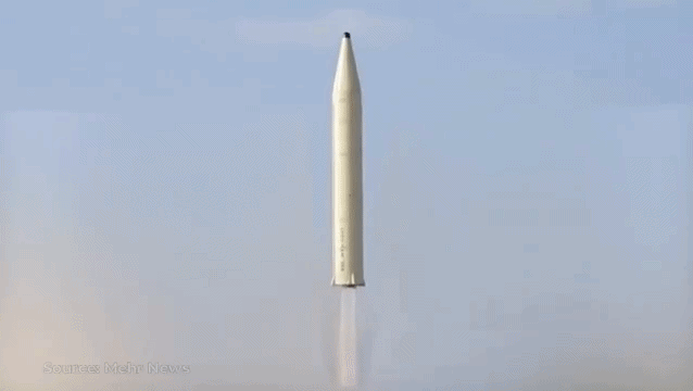 Iran mở đợt tấn công quy mô lớn, cảnh báo phong tỏa eo biển Hormuz