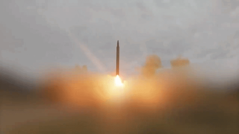 Iran lần đầu phóng tên lửa hạng nặng Sejjil vào Israel