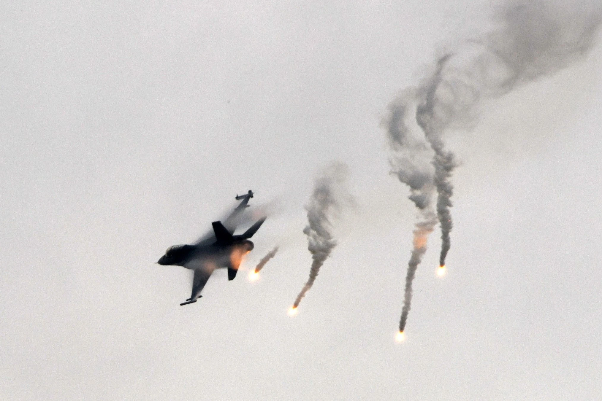 Mỹ Triển Khai F-16 Gần ADIZ Trung Quốc, Bắc Kinh Phản Ứng Mạnh Tại Biển Hoàng Hải