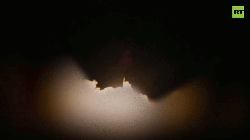 Iran phóng tên lửa 'siêu nặng đa đầu đạn' trong đợt trả đũa thứ 66