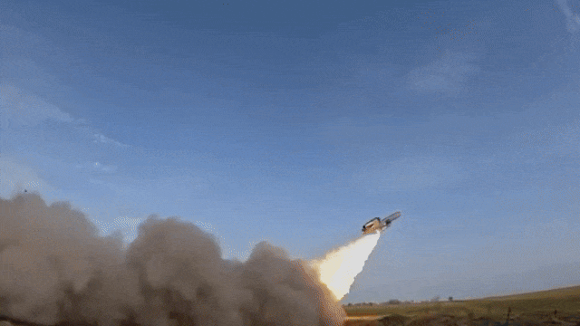 Ukraine công bố video dây chuyền sản xuất hàng loạt tên lửa, UAV nội địa