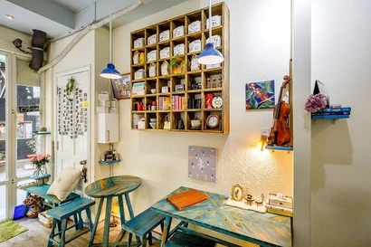 Lạ lùng quán cà phê cấm khách gọi điện trong nhà vệ sinh