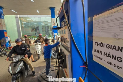 Một trường học ở TPHCM hỗ trợ phụ cấp xăng xe cho giảng viên