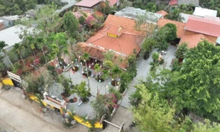 Khám phá kiến trúc độc đáo của ngôi chùa cổ giữa dòng sông Tiền