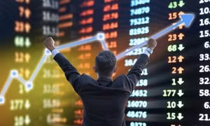 Chứng khoán sôi sục, VN-Index liên tiếp phá đỉnh